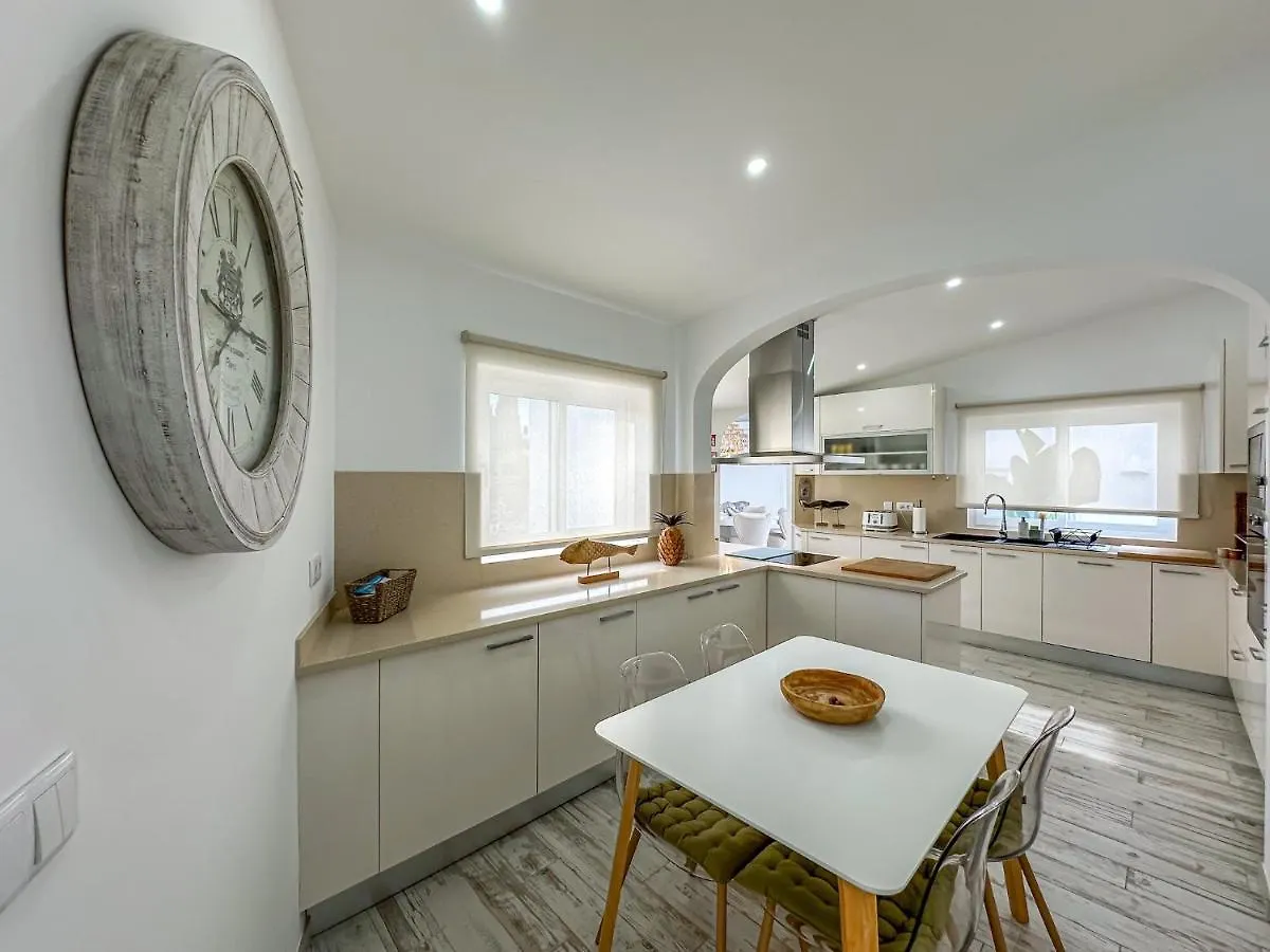 Luxury Villa Heated Pool, Walk To Sao Rafael Beach, Albufeira
