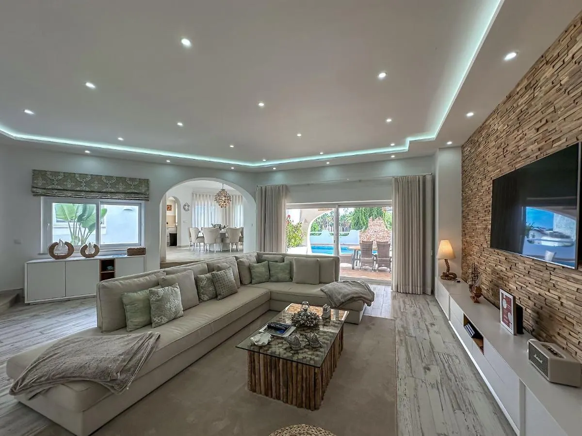 Luxury Villa Heated Pool, Walk To Sao Rafael Beach, Albufeira