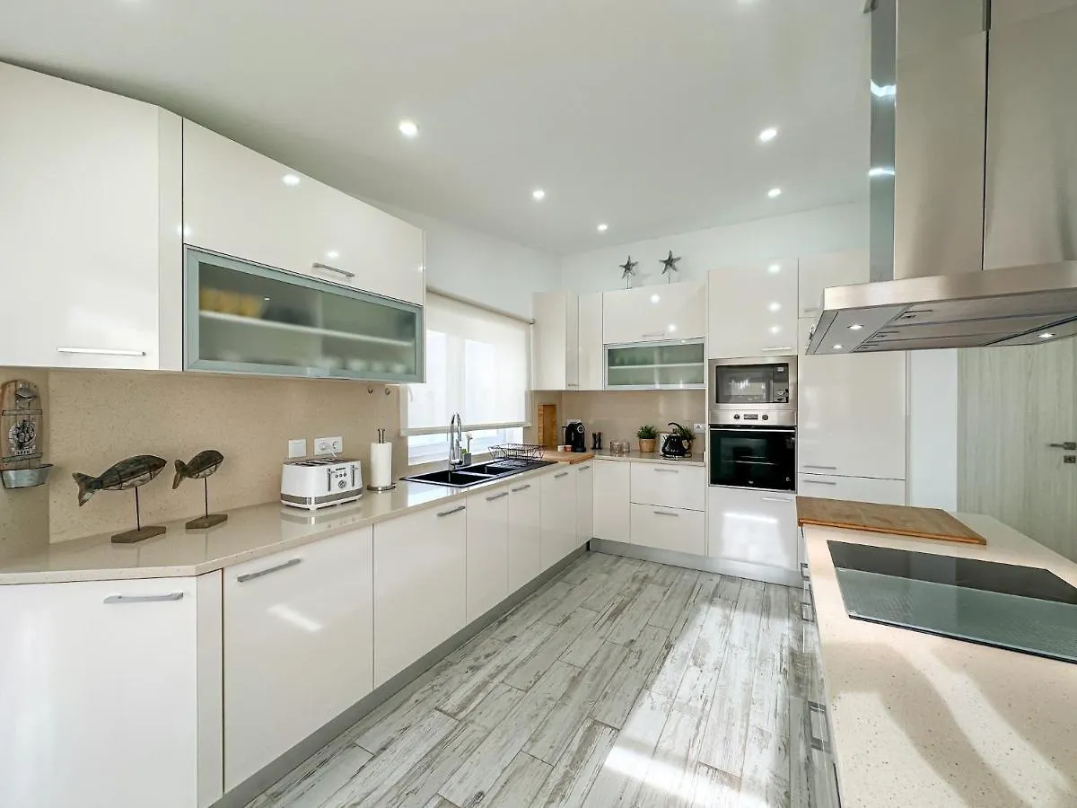 Luxury Villa Heated Pool, Walk To Sao Rafael Beach, Albufeira